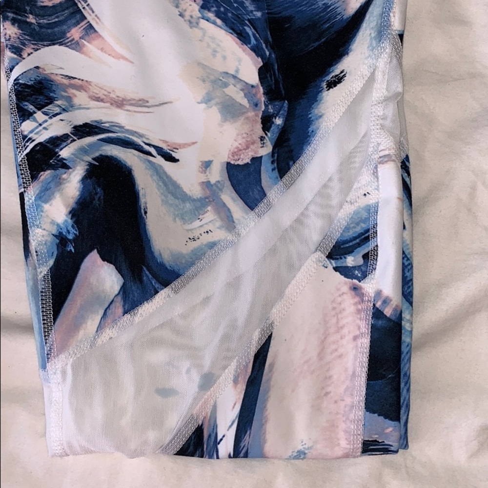 Fabletics Leggings w/ Mesh - Picture 3 of 3